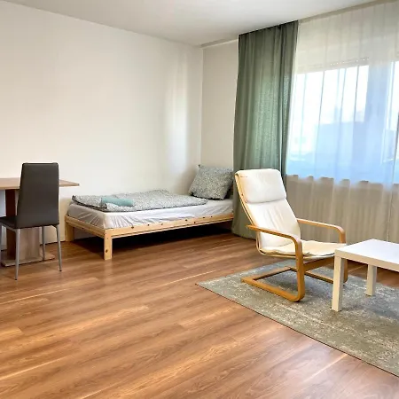 Monteurwohnung Duisburg-neumuehl Apartamento *